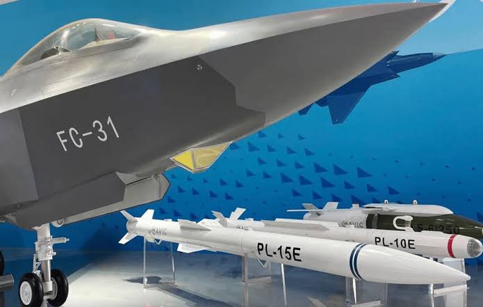 PL-15E — дальнобойная ракета, во многом определяющая ценность J-10CE