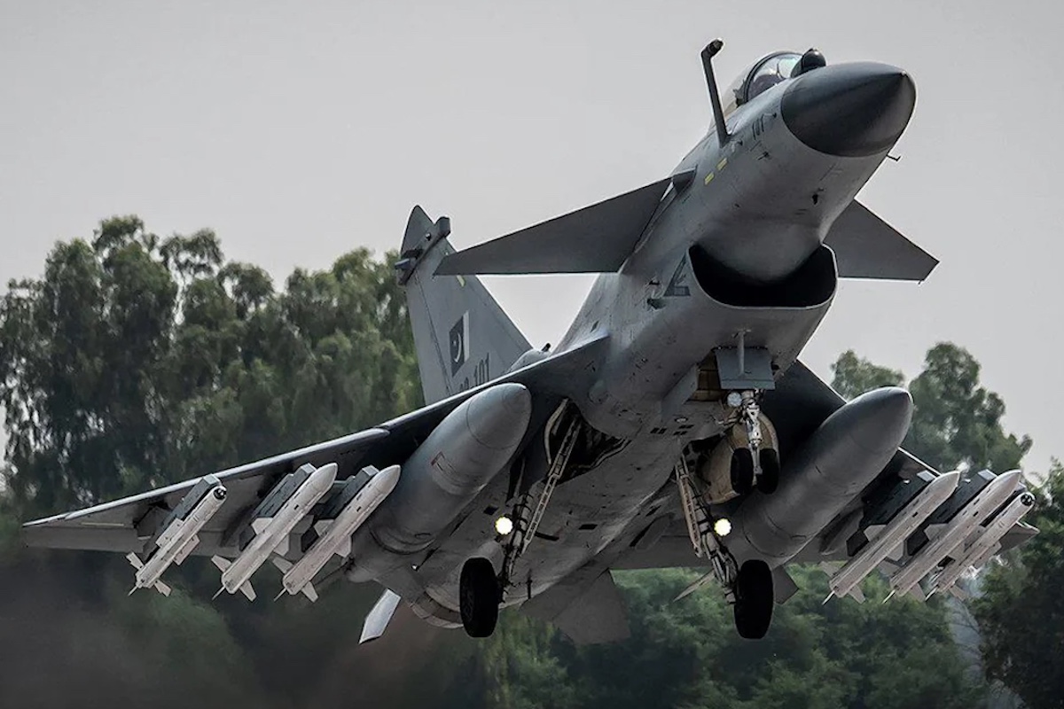 Пакистанский J-10CE — часть выстроенной годами авиационной системы